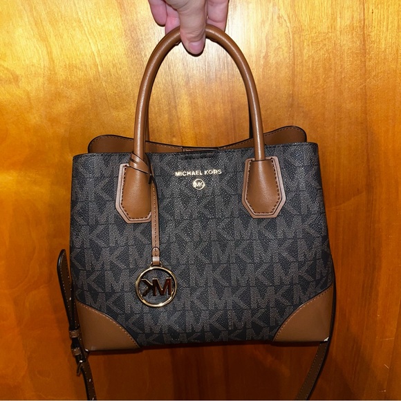 Michael Kors Handbags - Michael Kors Mercer Brown MD Center Zip Tote Satchel Shoulder Handbag